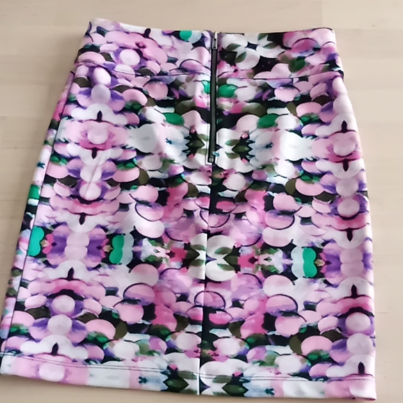 Nanette Lepore Abstract Floral Mini Skirt - Picture 2 of 6
